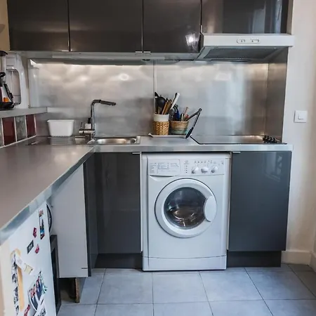 Superb Bright Apt Near Grands Boulevards Appartement Parijs